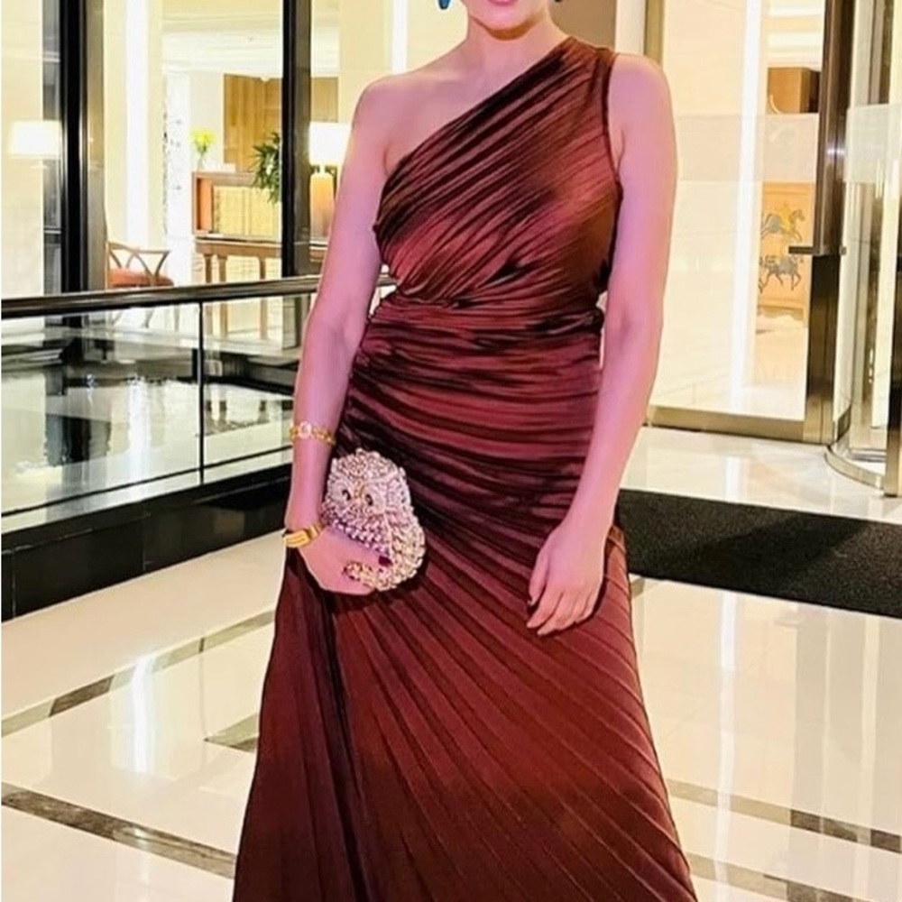 Elegant One-Shoulder Cranberry Evening Dress